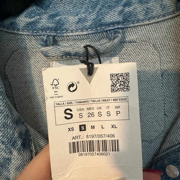 Zara full length blue denim jumpsuit with side cut-outs
NWT Bloggers favorite S - Picture 9 of 11